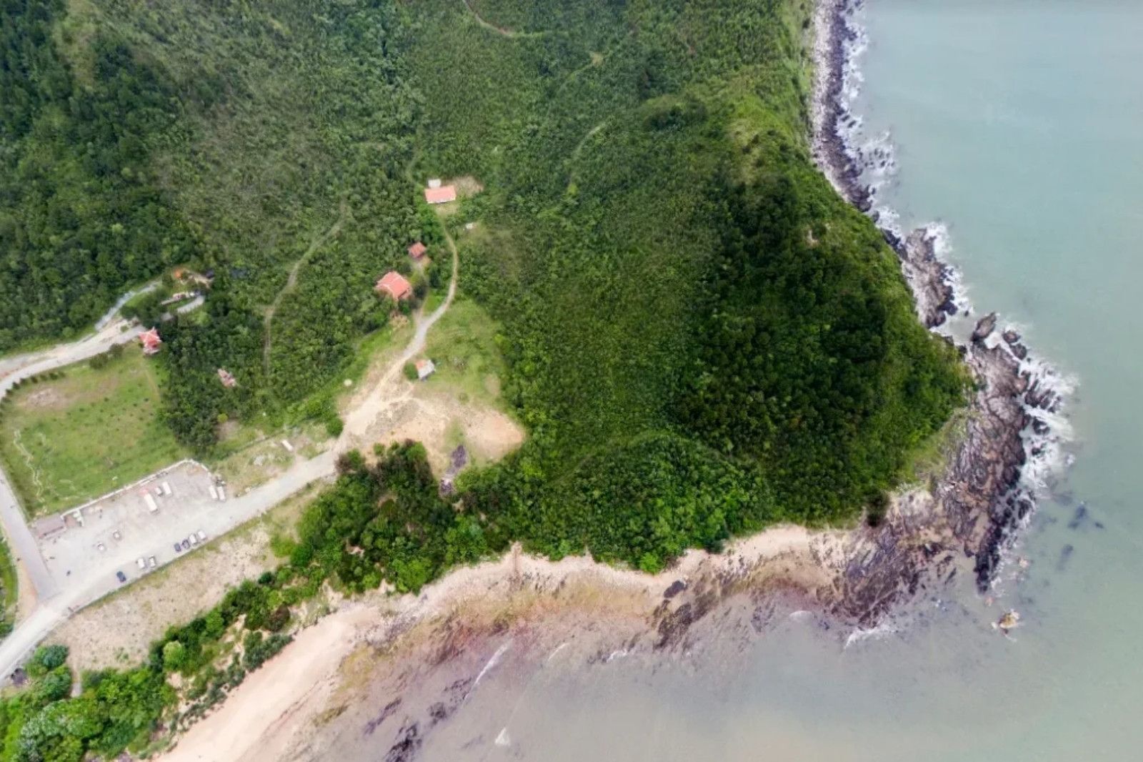 Vũng Chùa - Đảo Yến với địa thế đặc biệt cùng quang cảnh thiên nhiên đẹp động lòng người