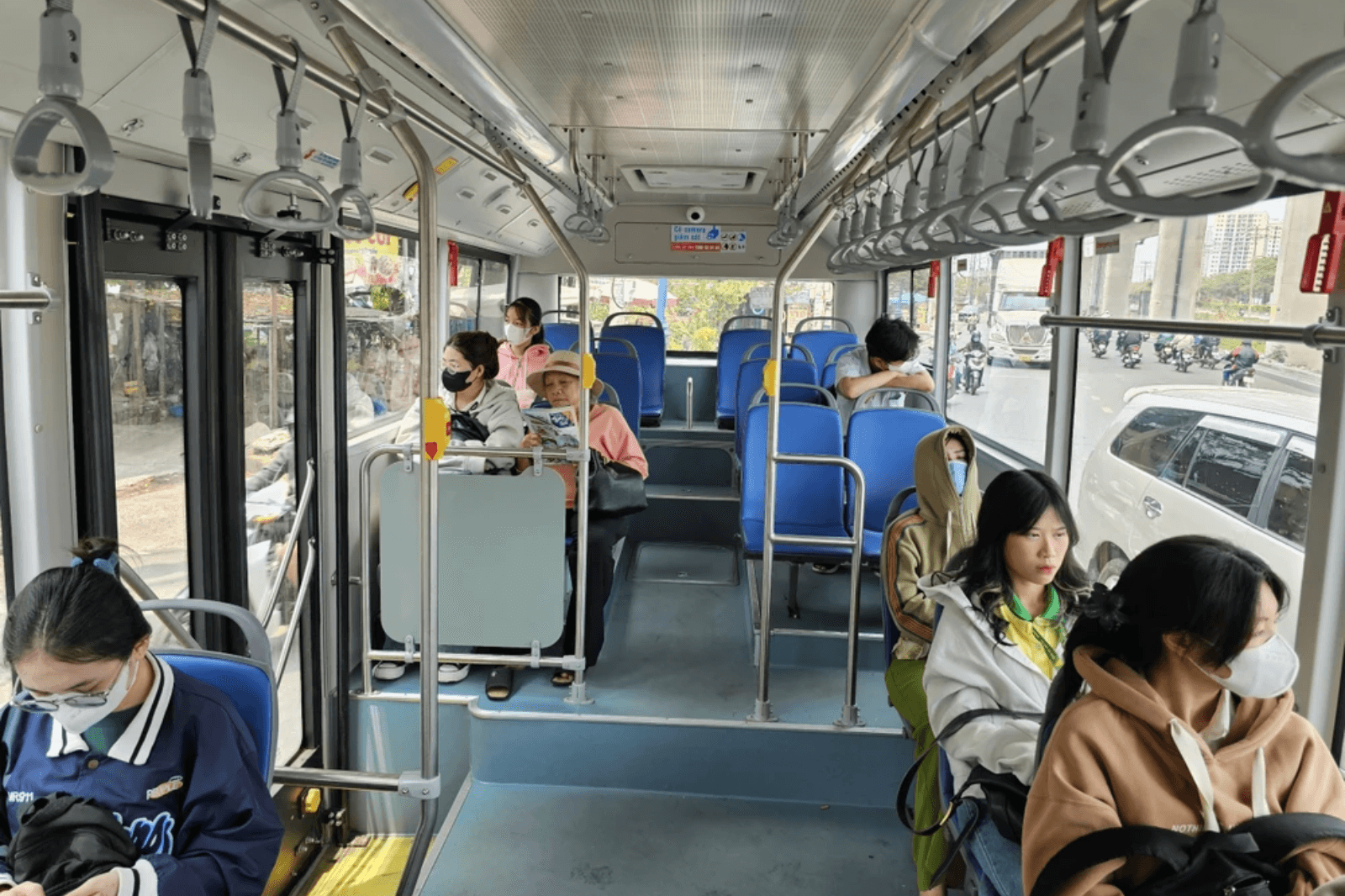 Xe buýt có giá thành rẻ hơn nhưng lại bất tiện