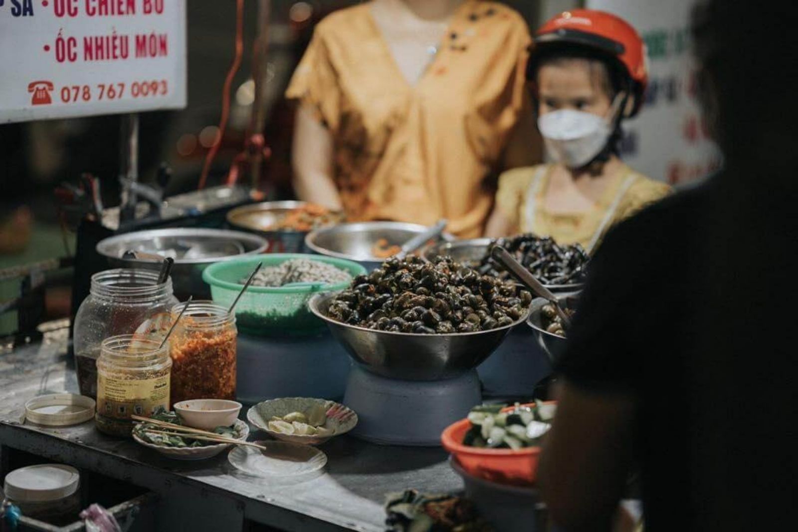 Ẩm thực ban đêm ở chợ Đông Ba