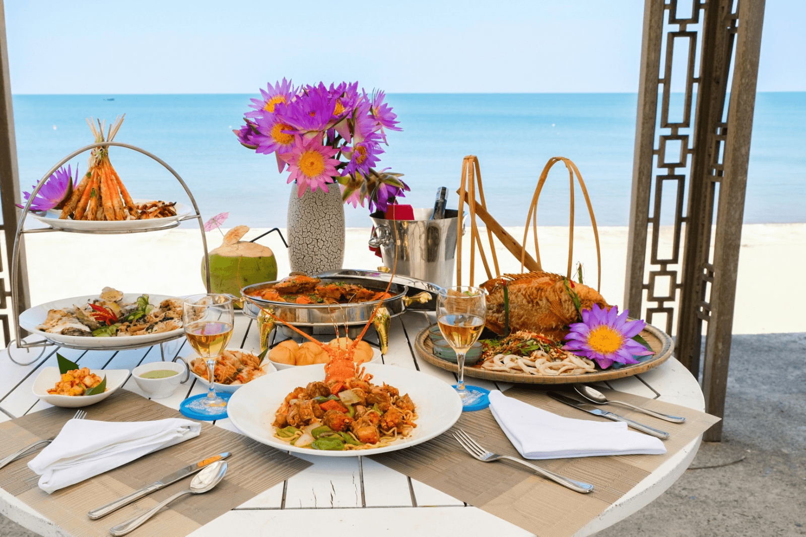 Ẩm thực đa dạng Á - Âu