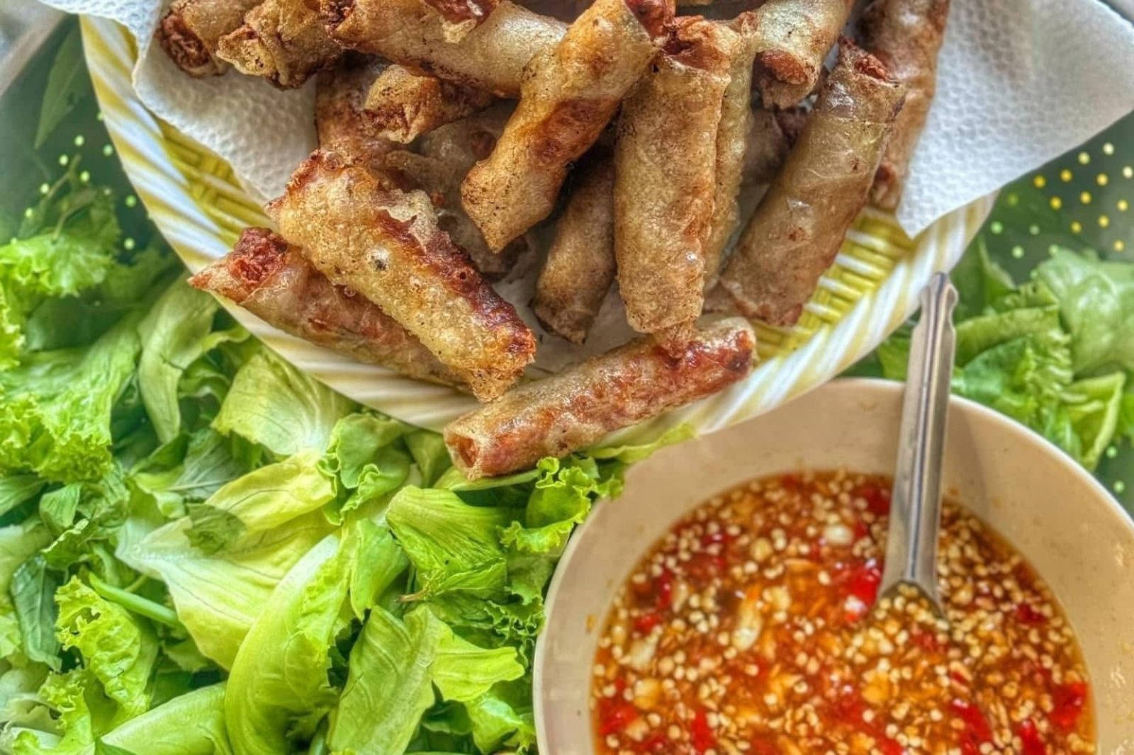 Ram cuốn cải là một món ăn ẩm thực đường phố 