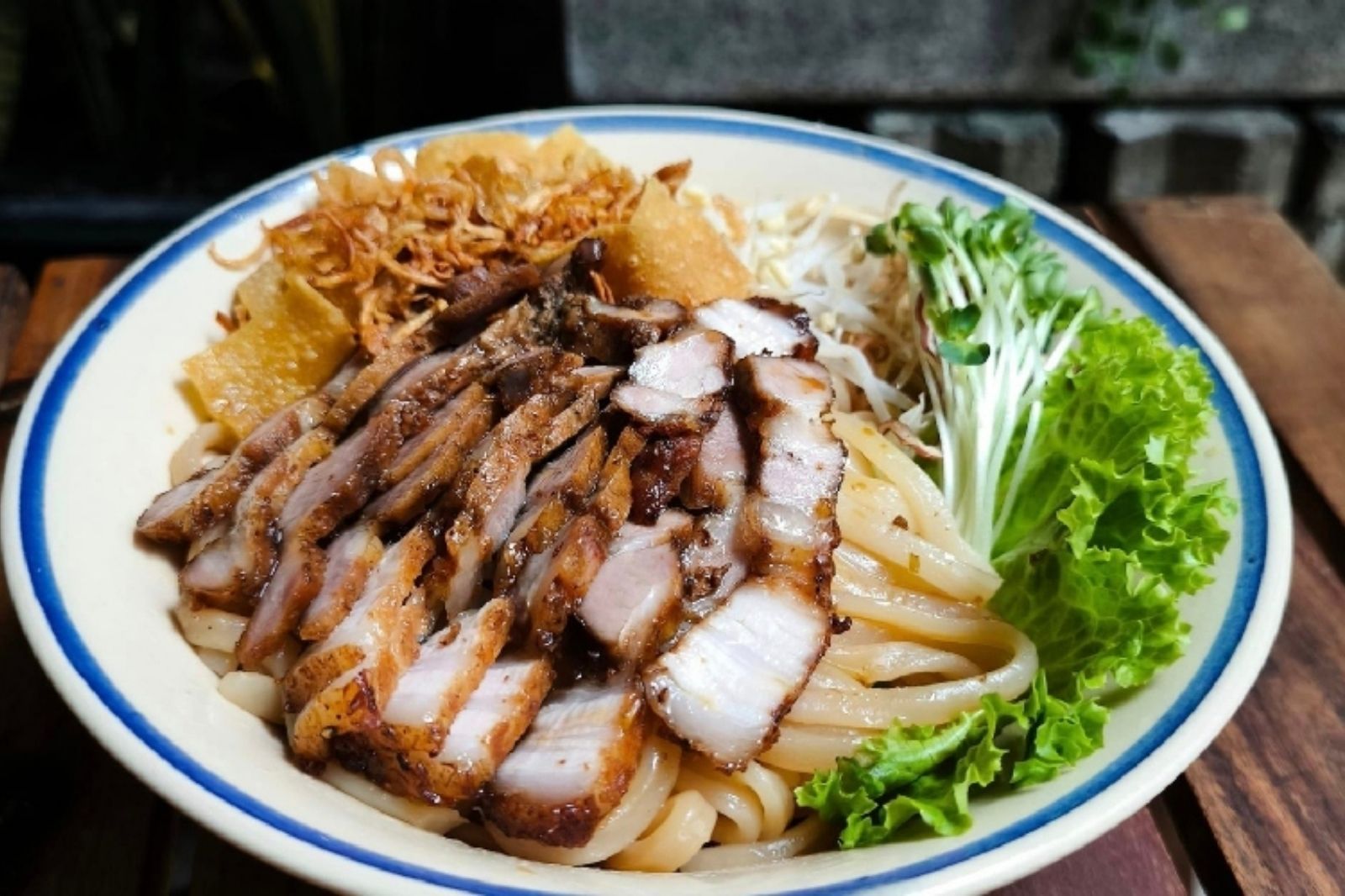 Ăn cao lầu ở Hội An mang lại một cảm giác đặc biệt 