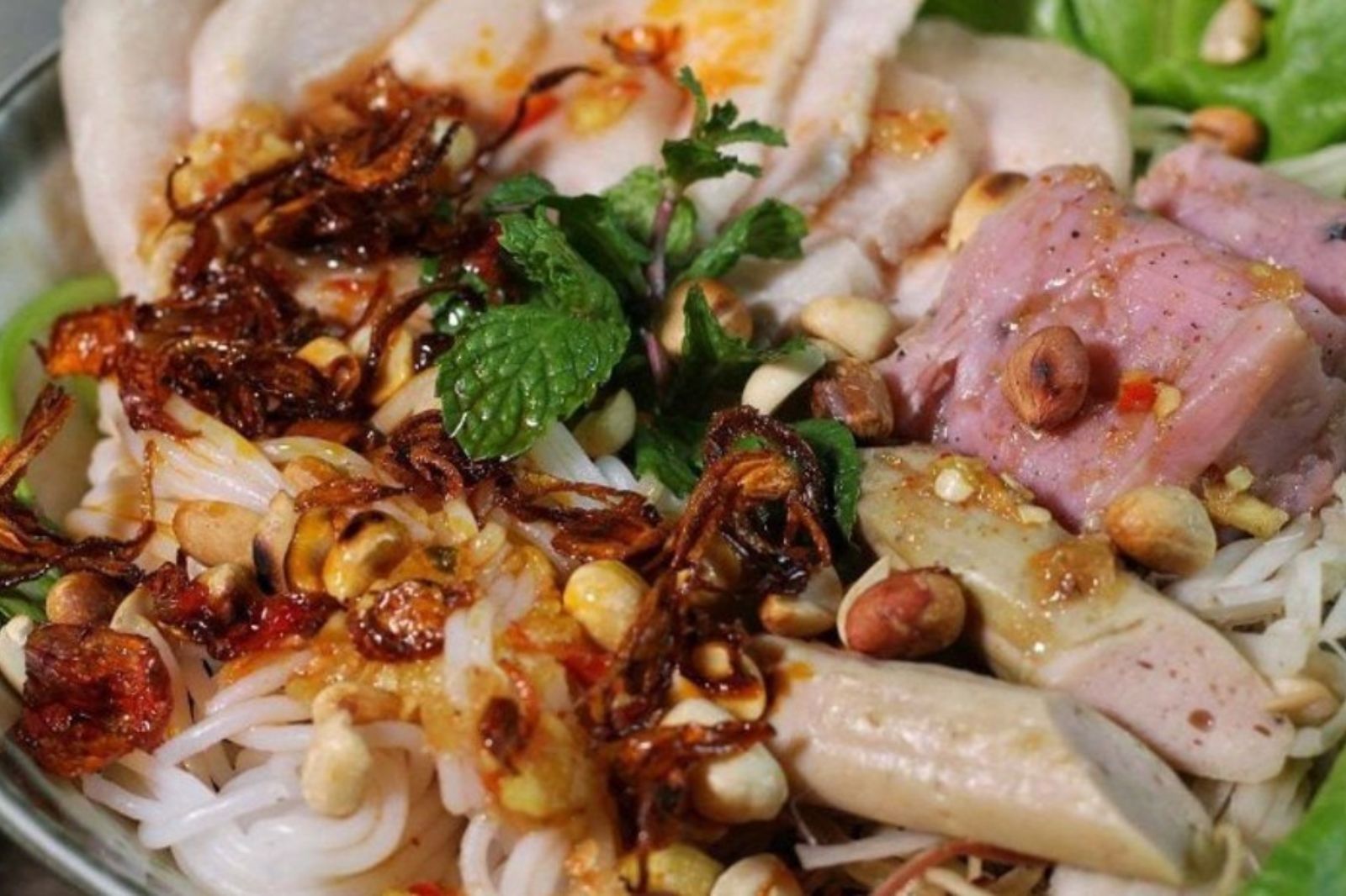 Ăn cùng với bún mắm rất hợp vị