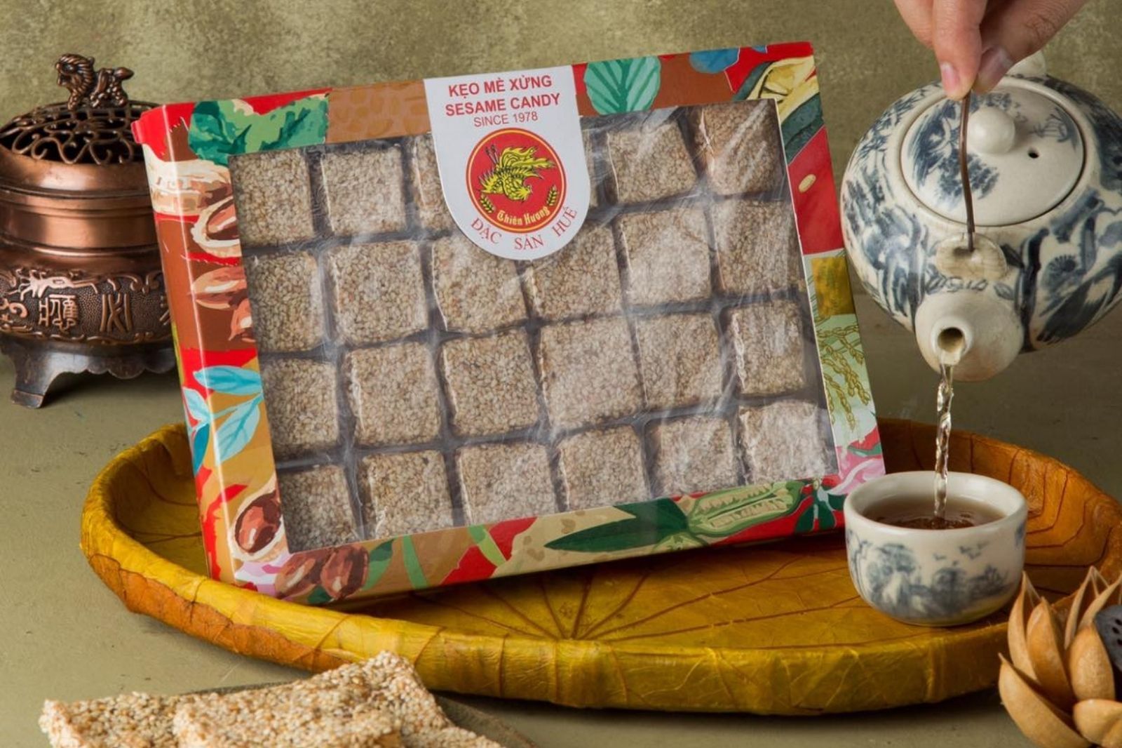 Ăn mè xửng phải uống thêm một chén trà