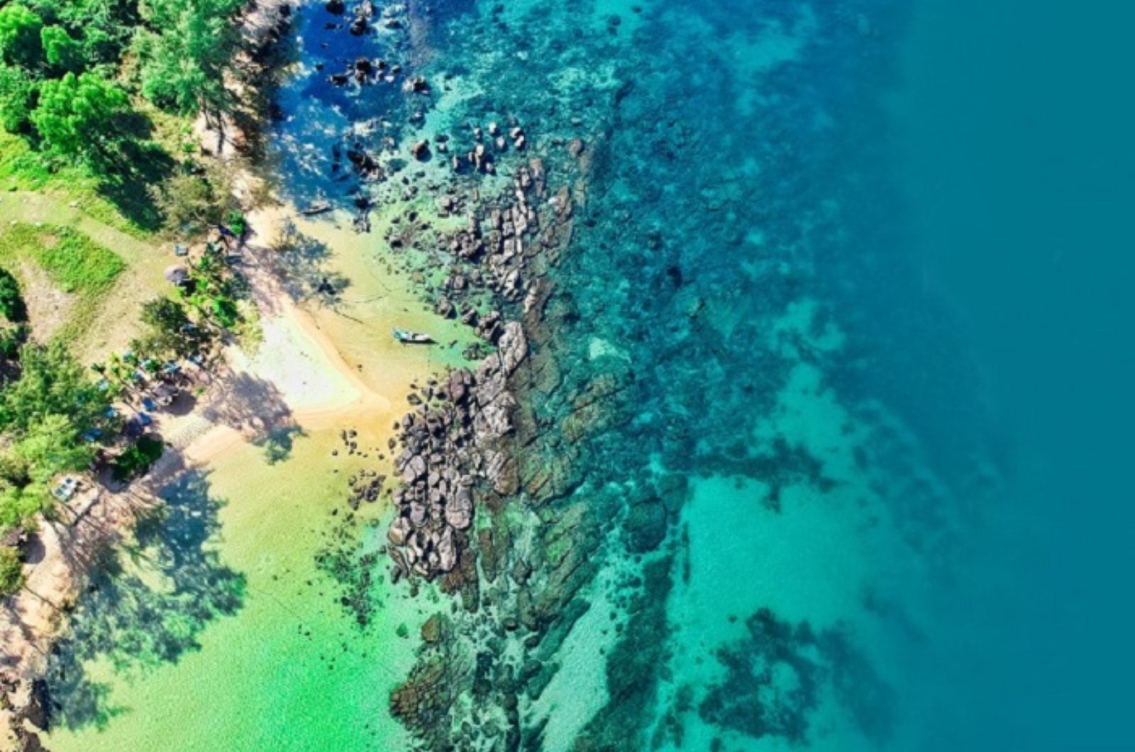 Bãi Ông Lang nhìn từ trên cao