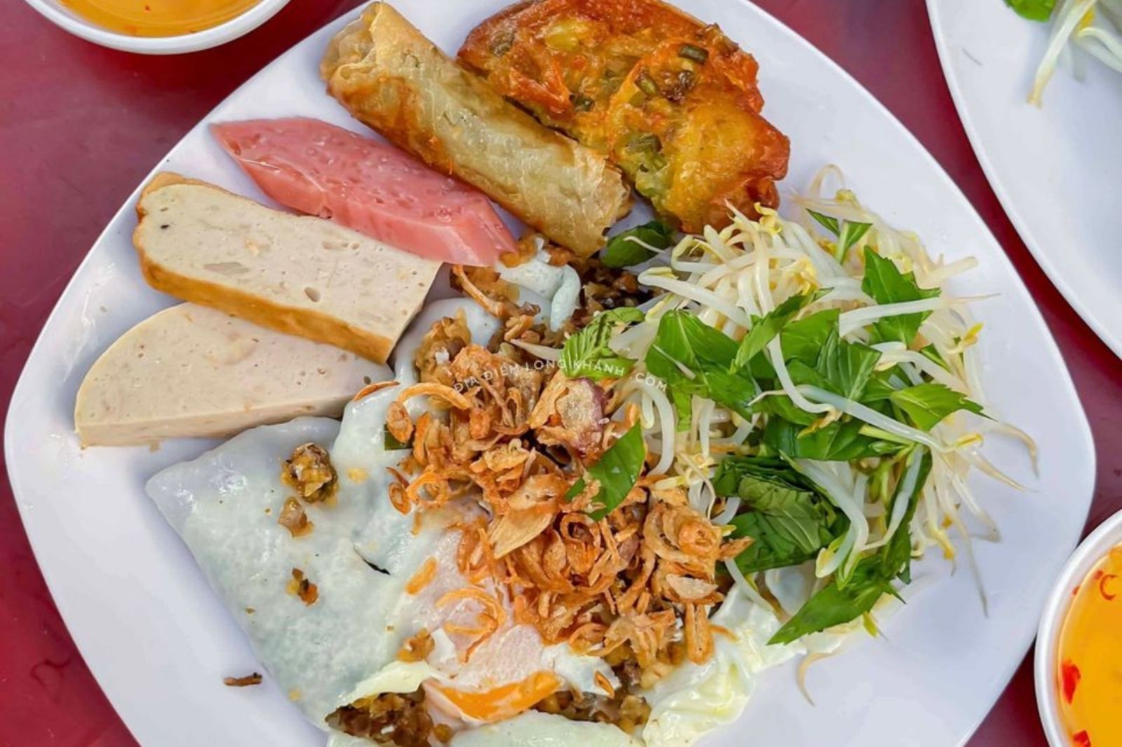 Bánh cuốn ngon nhất là khi ăn nóng  