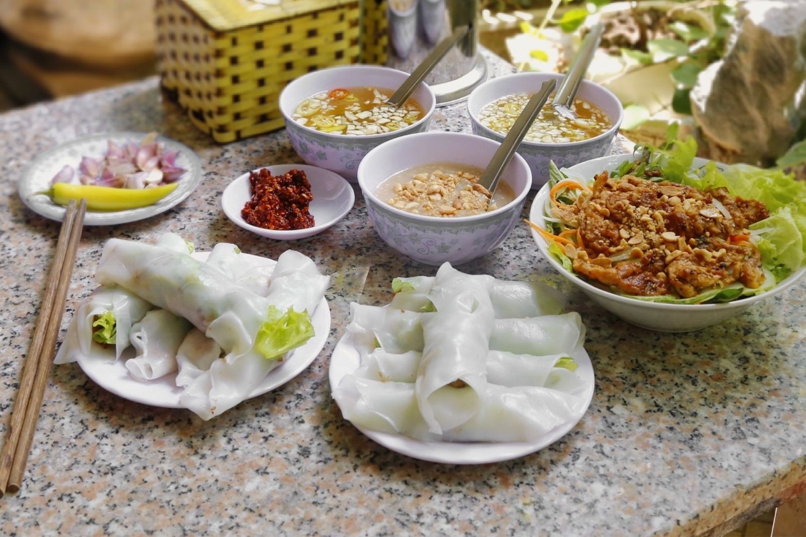 Bánh ướt thịt nướng