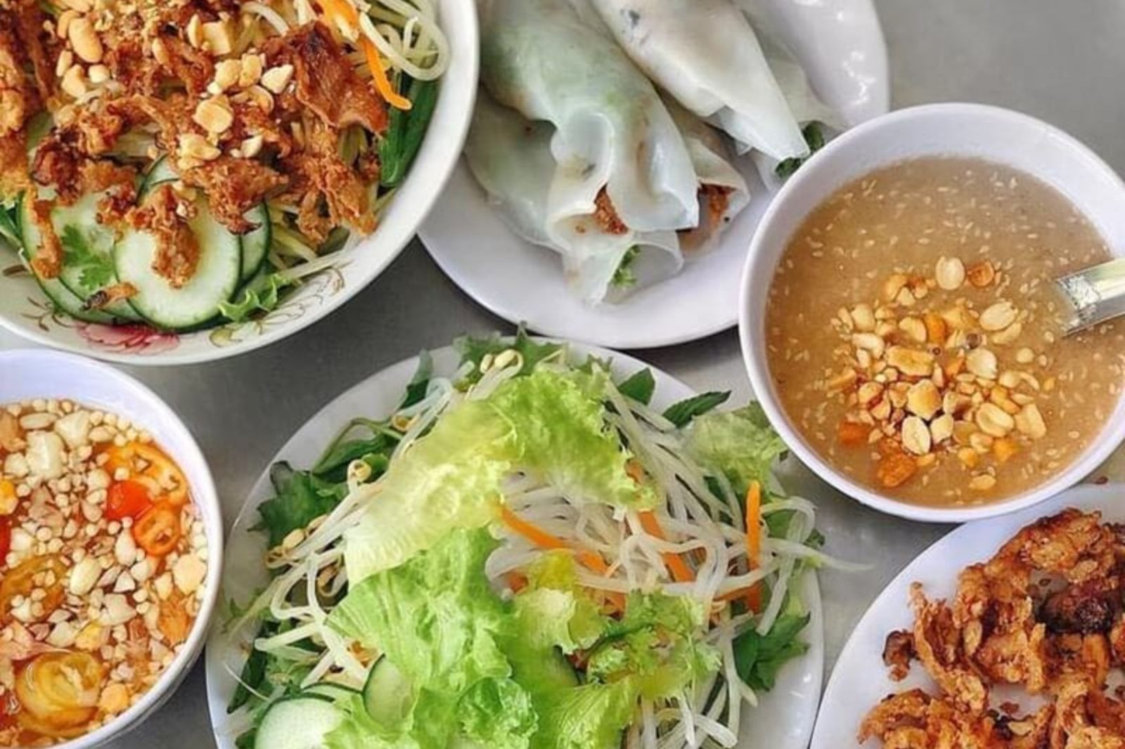 Bánh ướt thịt nướng Huyền Anh