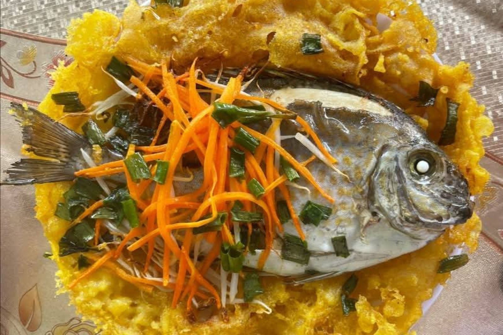 Bánh xèo cá kình là món đặc sản nổi tiếng