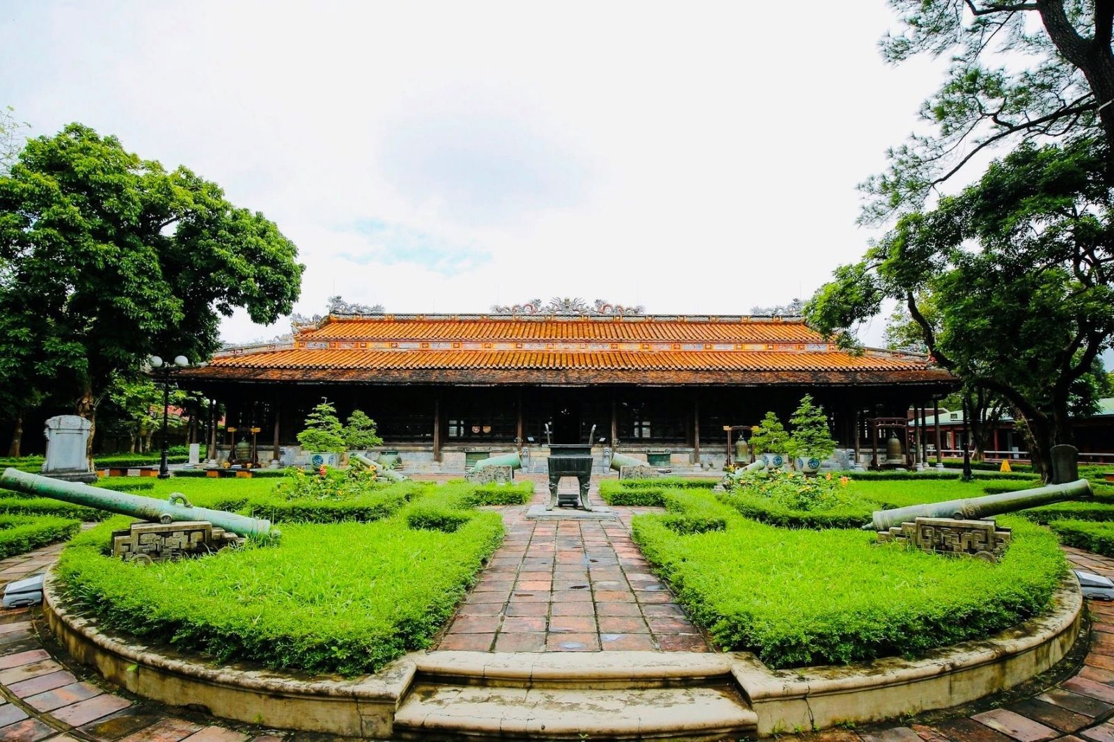 Bảo tàng Cổ vật Cung đình Huế