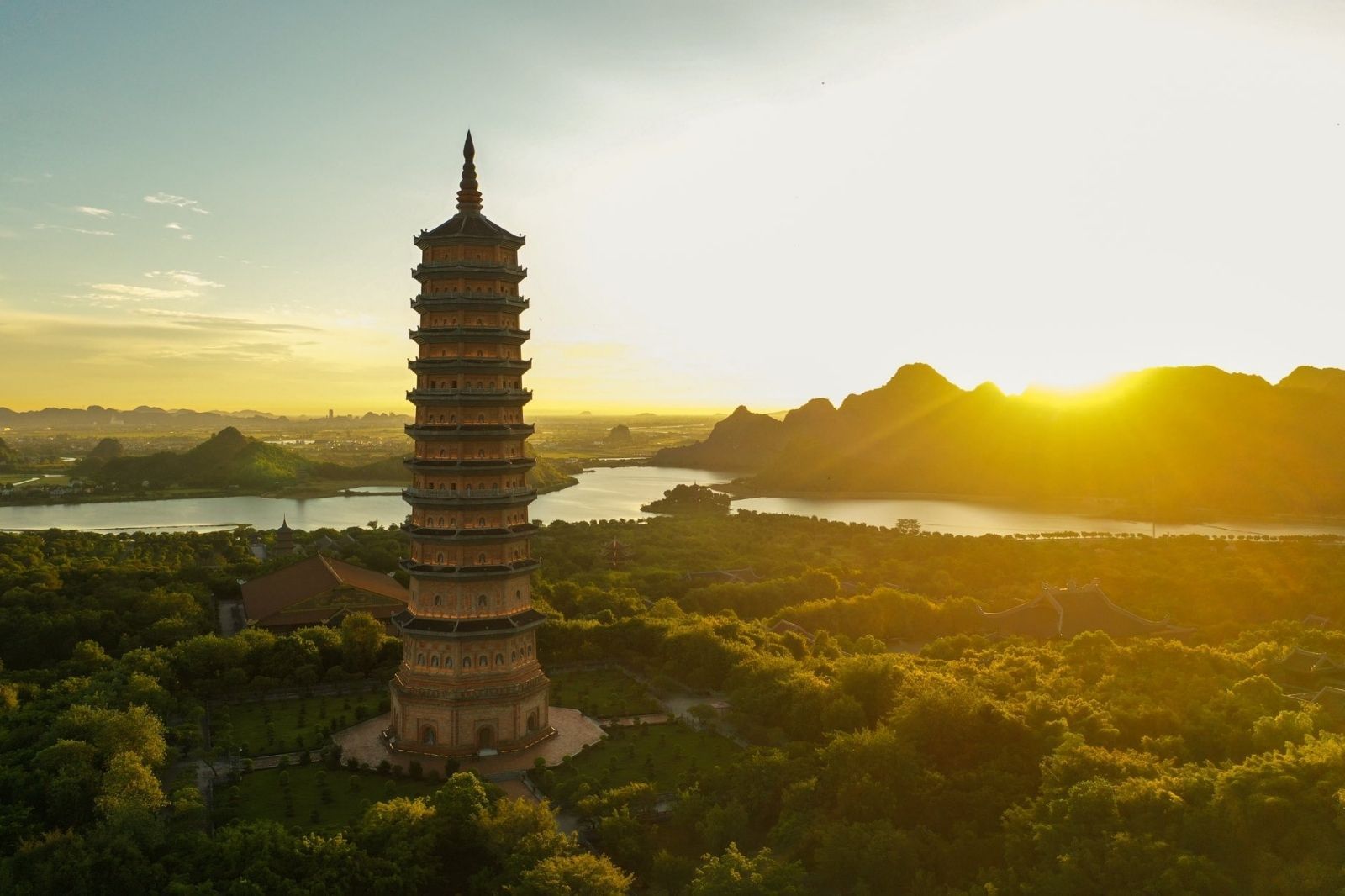 Bảo Tháp chùa Bái Đính