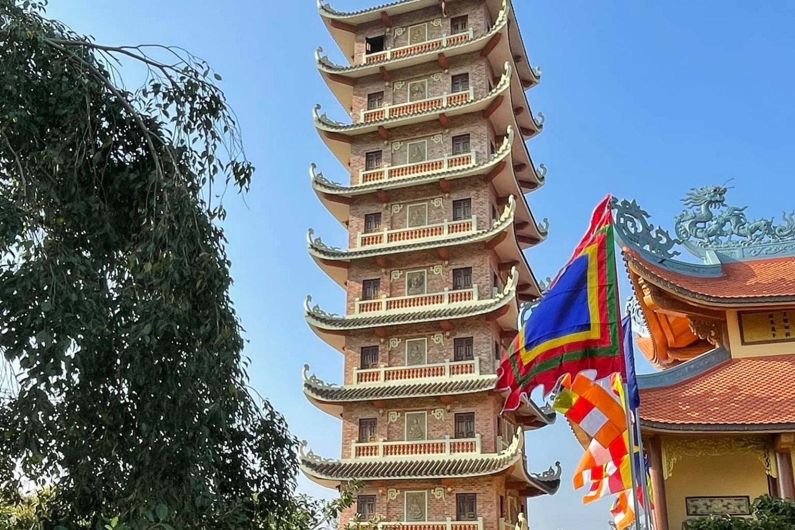 Bảo Tháp Giác Nhiên ở chùa Cam Lộ