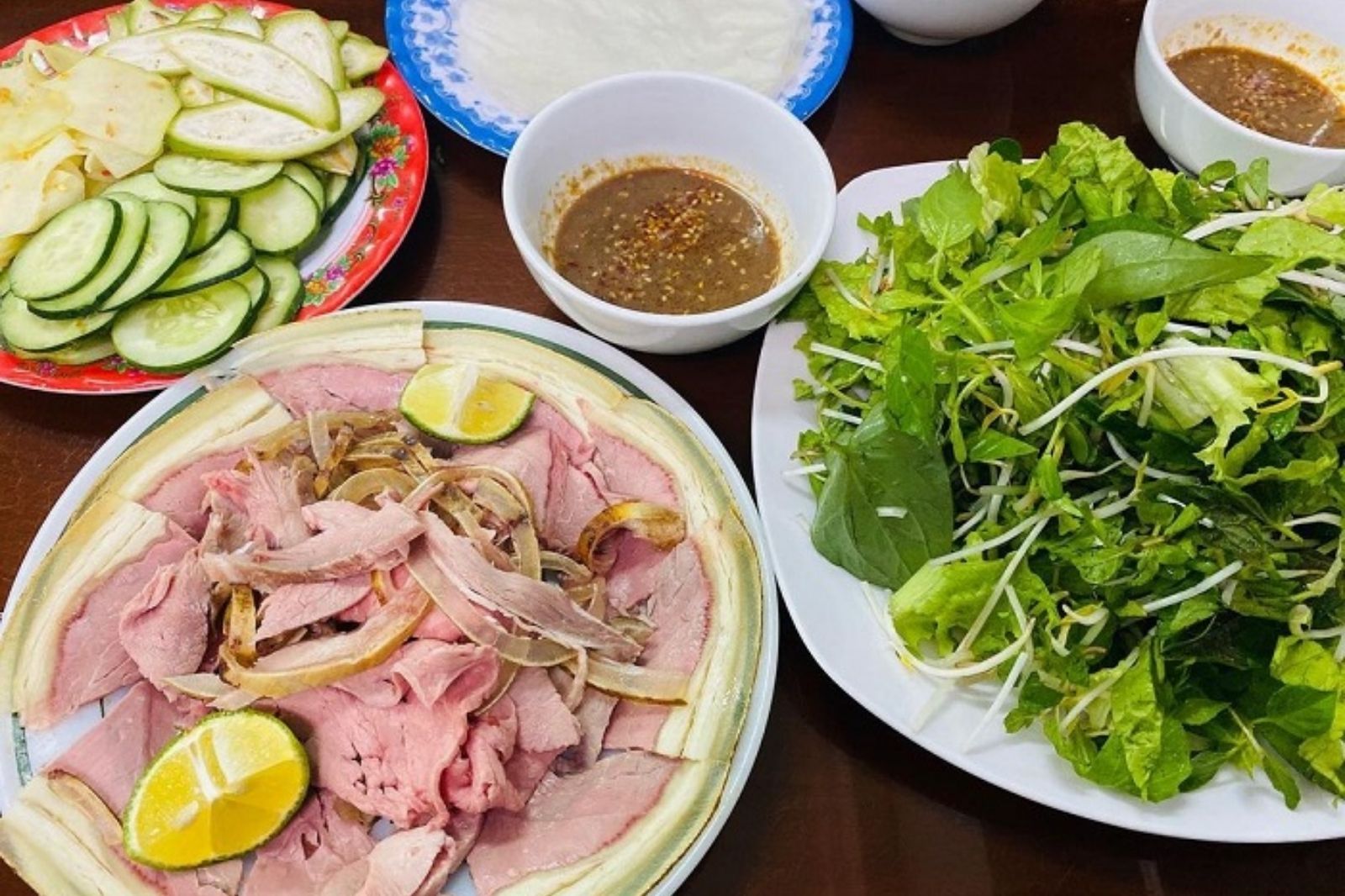 Món ngon từ bê thui của quán