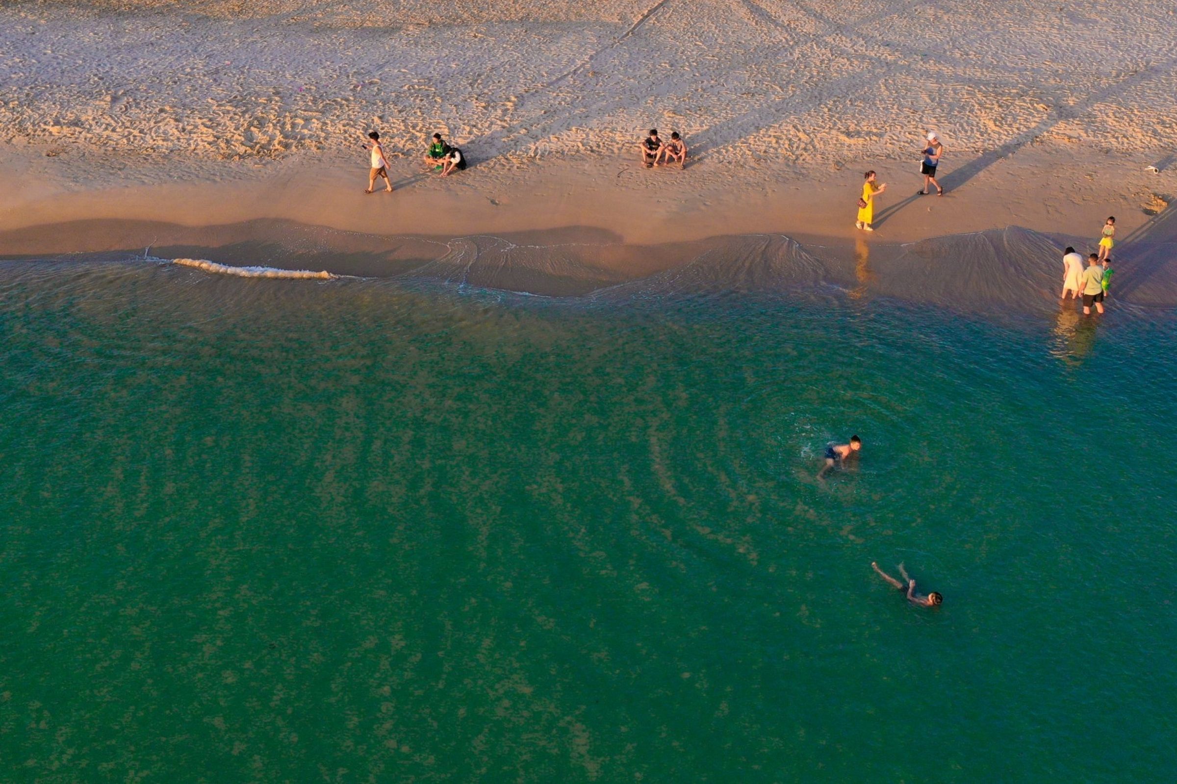 Biển Cửa Việt thu hút du khách bởi vẻ đẹp tự nhiên 