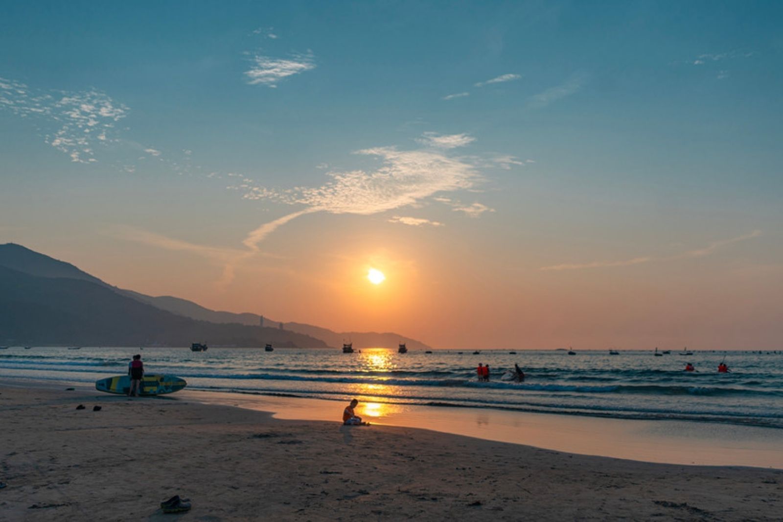 Biển Mân Thái mang vẻ đẹp hoang sơ và bình yên 