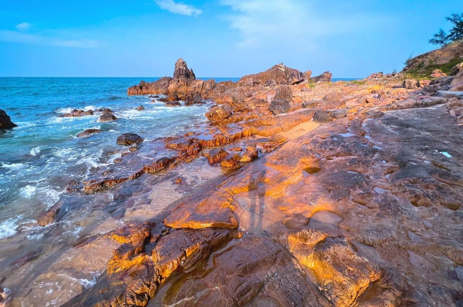 Bình minh ở biển Đá Nhảy
