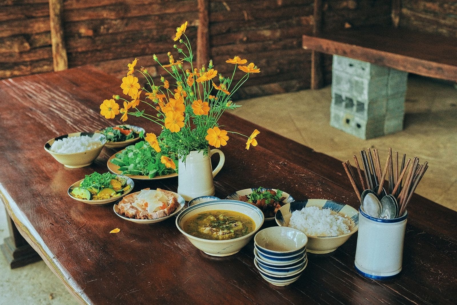 Bữa trưa ở khu cắm trại Hòa Bắc