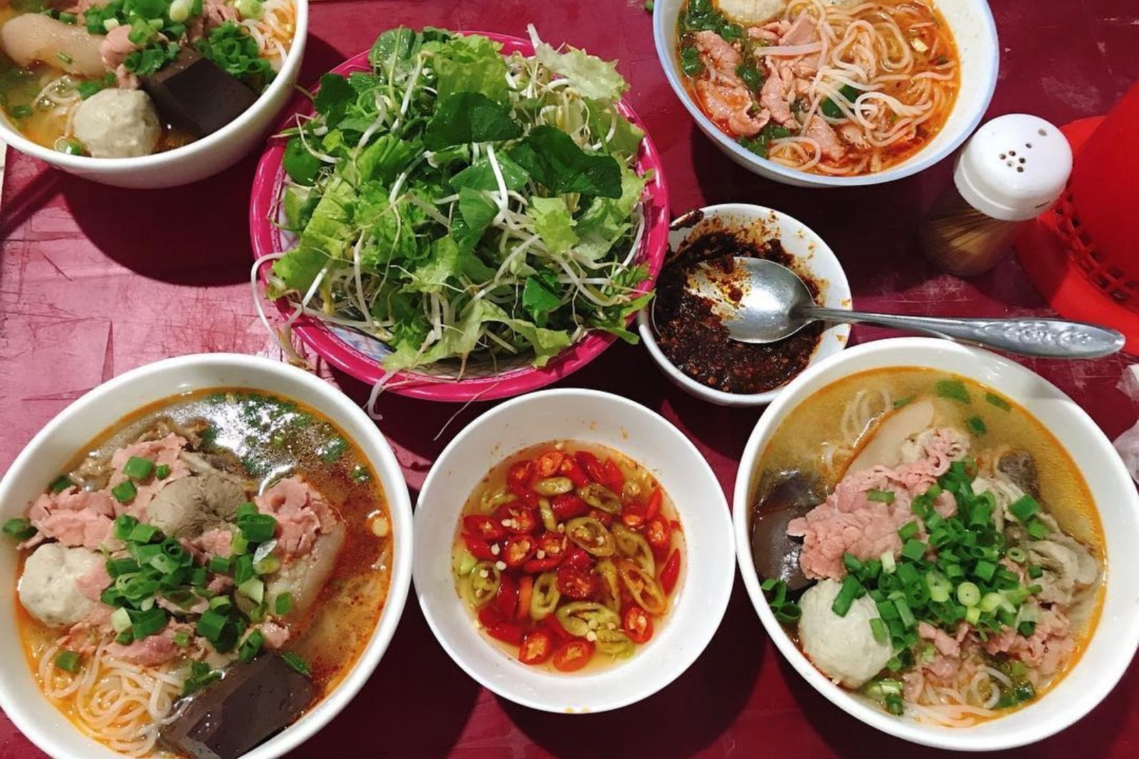 Nếu không ăn được cay thì bạn không cần thêm sa tế 