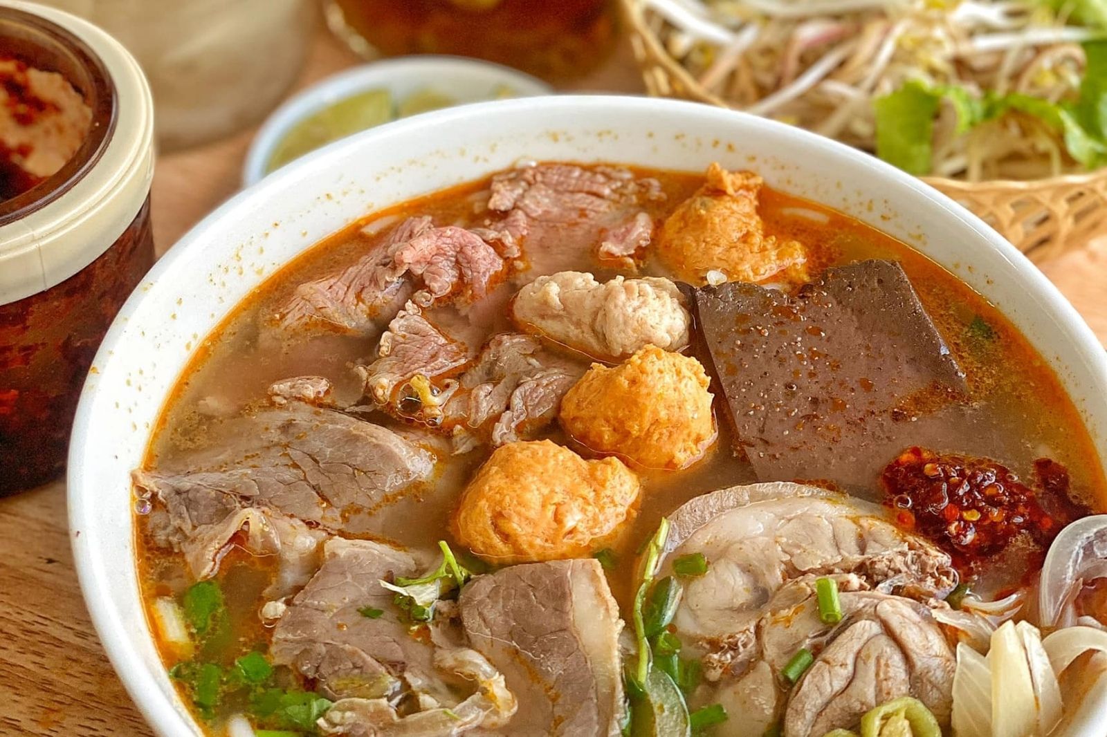 Bún bò Huế