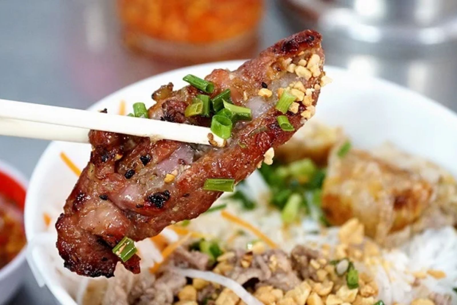 Bún thịt nướng quán o Đen 