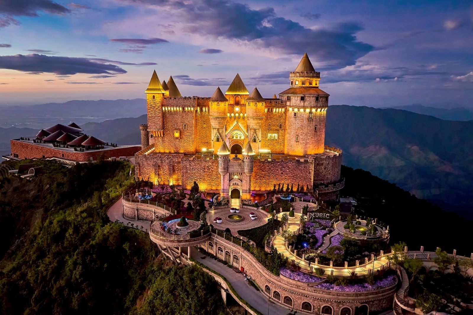 Buổi tối ở Bà Nà Hills