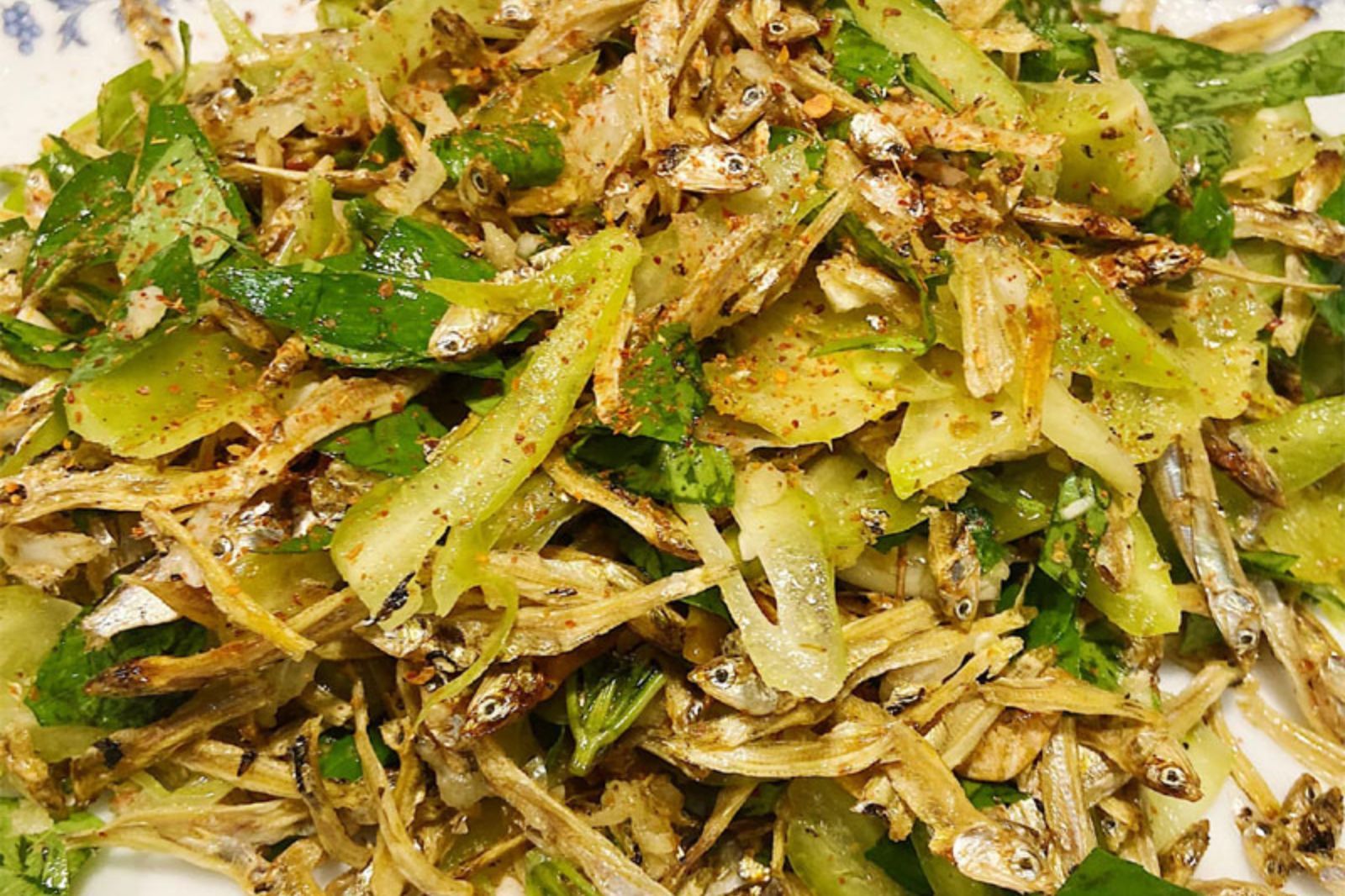 Cá khô bóp khế là món ăn dân dã và khó cưỡng của Quảng Bình 