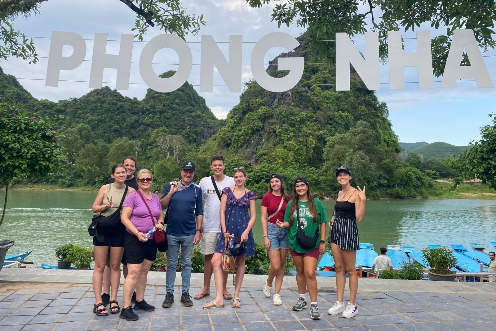 Các tour ghép thường kết hợp các điểm du lịch lân cận 