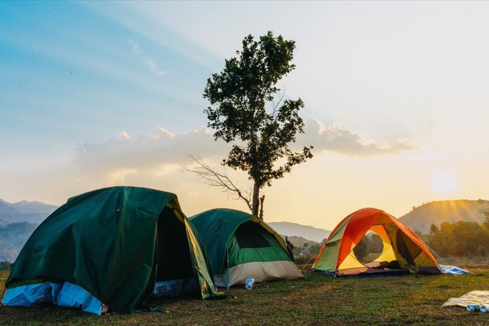 Cắm trại bên hồ thủy điện Rào Quán