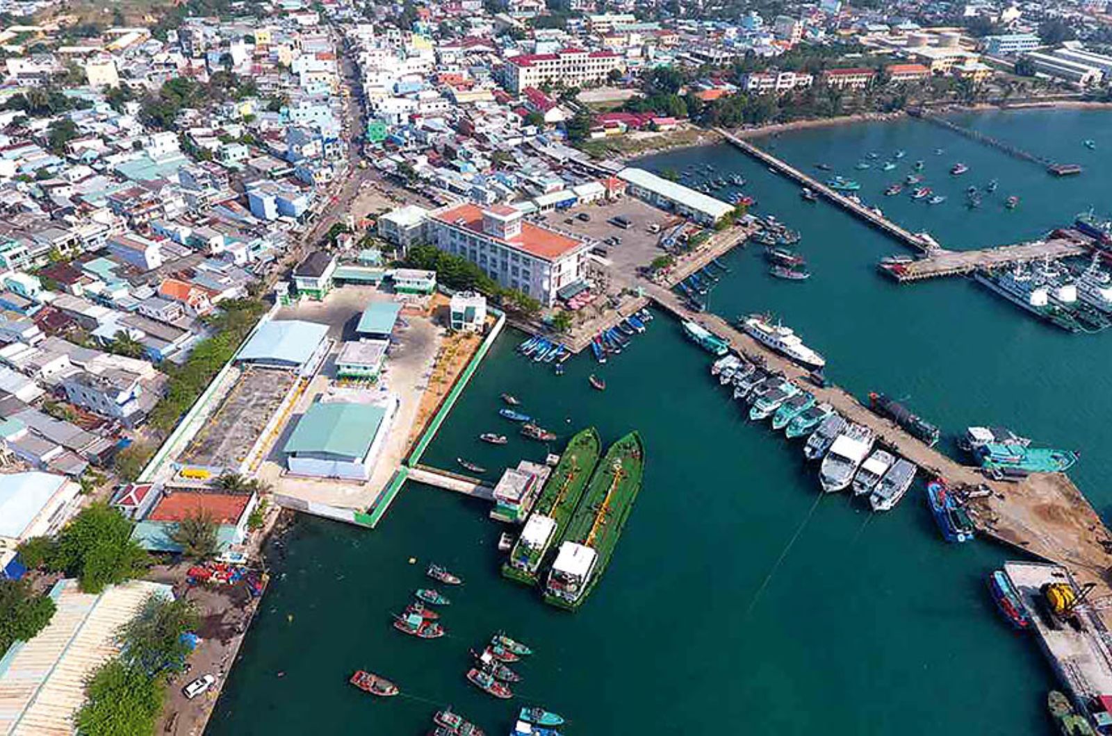 Cảng An Thới là một trong những cảng lâu đời ở Phú Quốc 