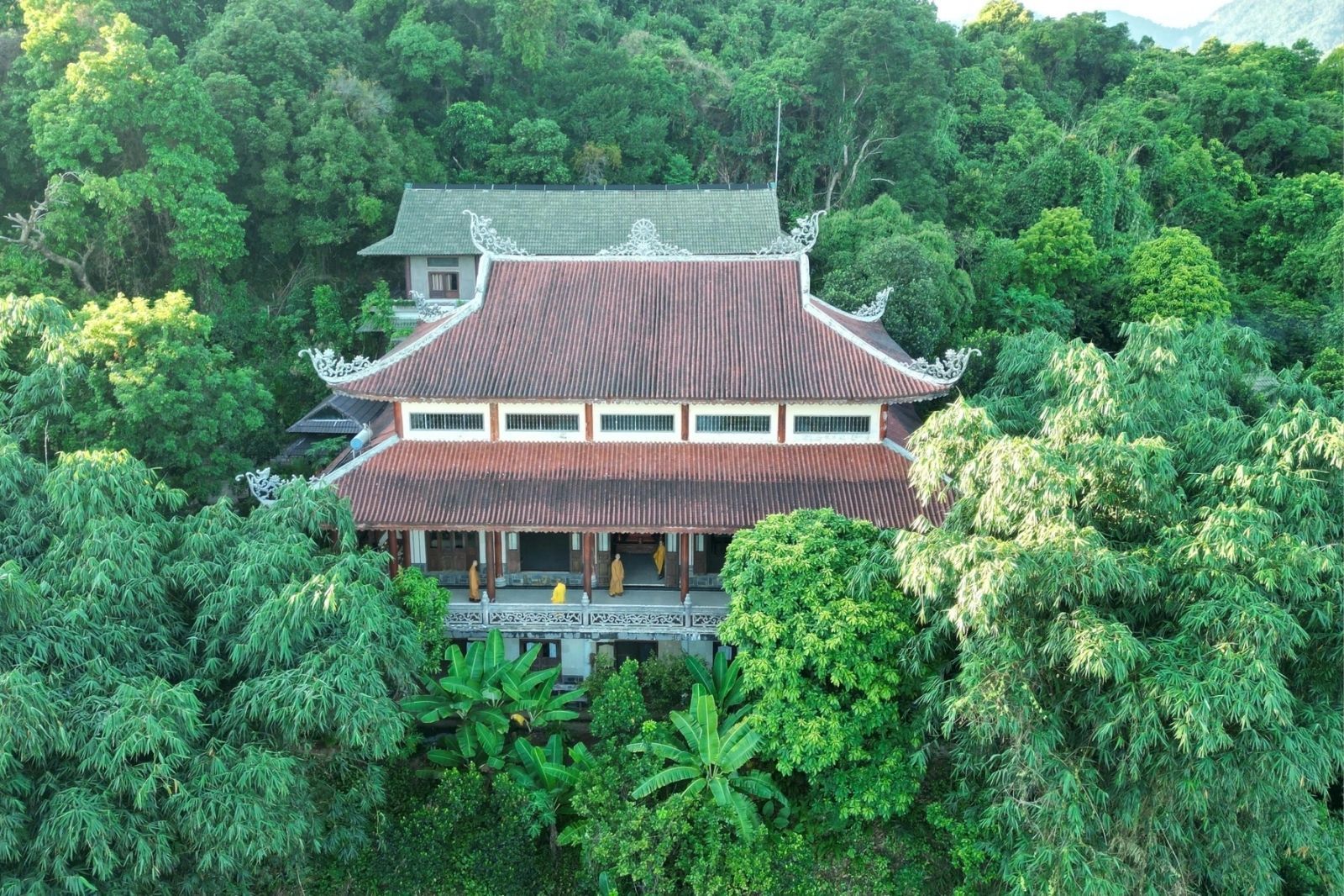 Cảnh sắc ở thiền viện được xem như bồng lai tiên cảnh