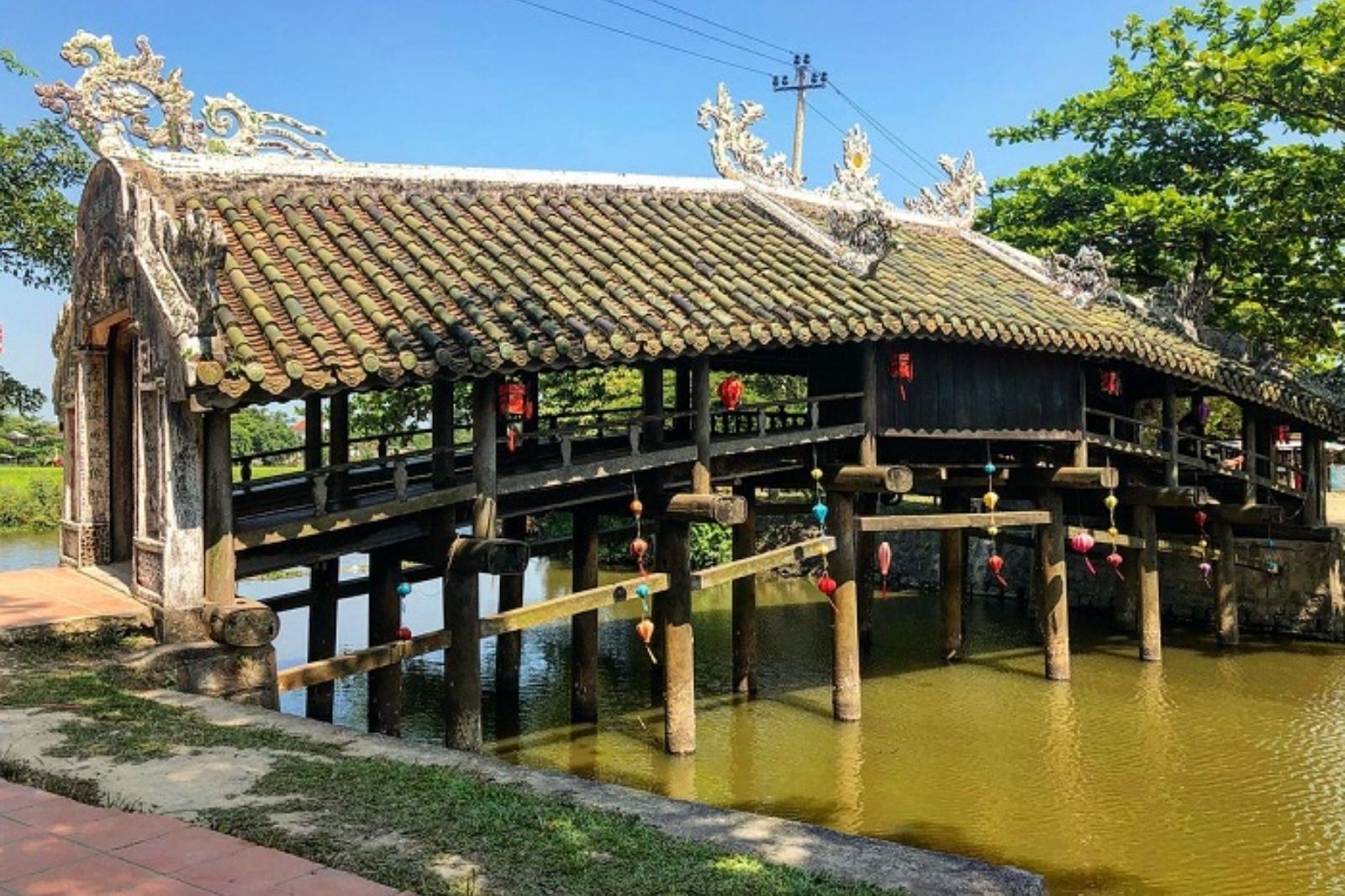 Cầu ngói Thanh Toàn