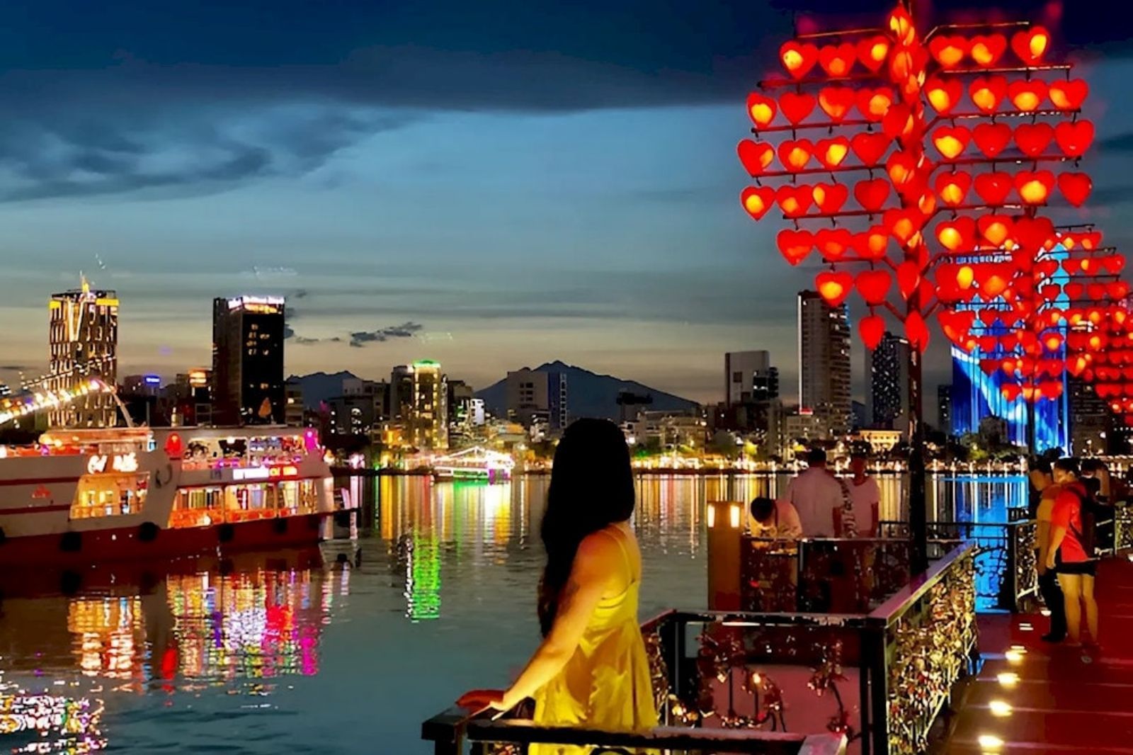 Cầu tình yêu Đà Nẵng