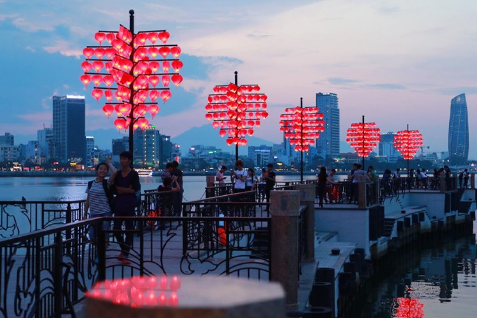 Cầu tình yêu Đà Nẵng 