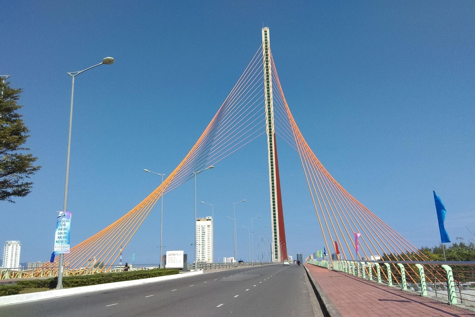 Cầu Trần Thị Lý là cầu dây văng 