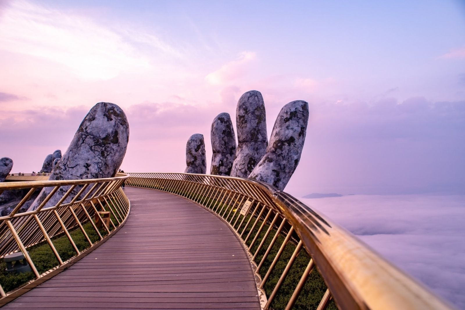 Cầu Vàng có chiều dài 150m