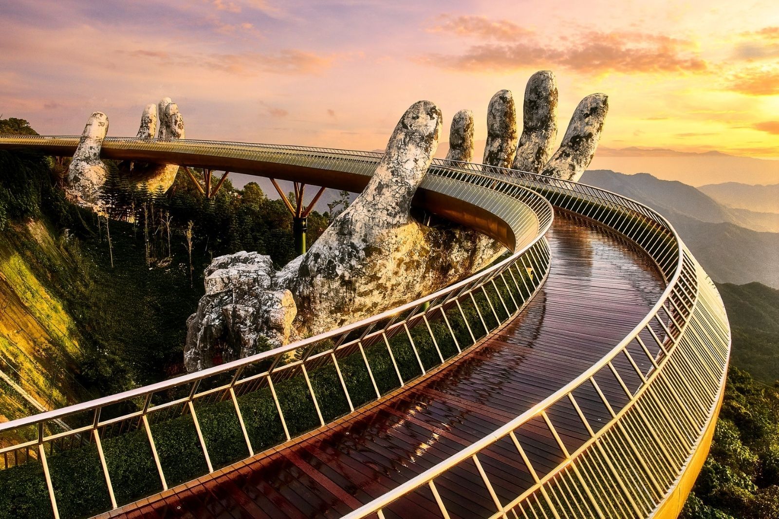 Cầu Vàng Đà Nẵng  