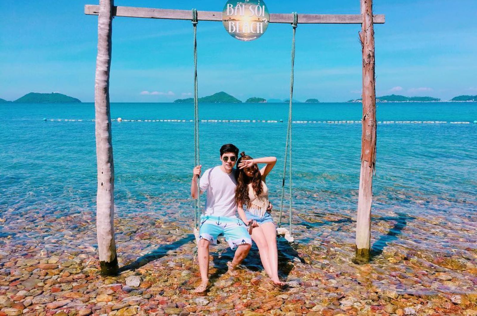 Check-in ở bãi Sỏi beach 