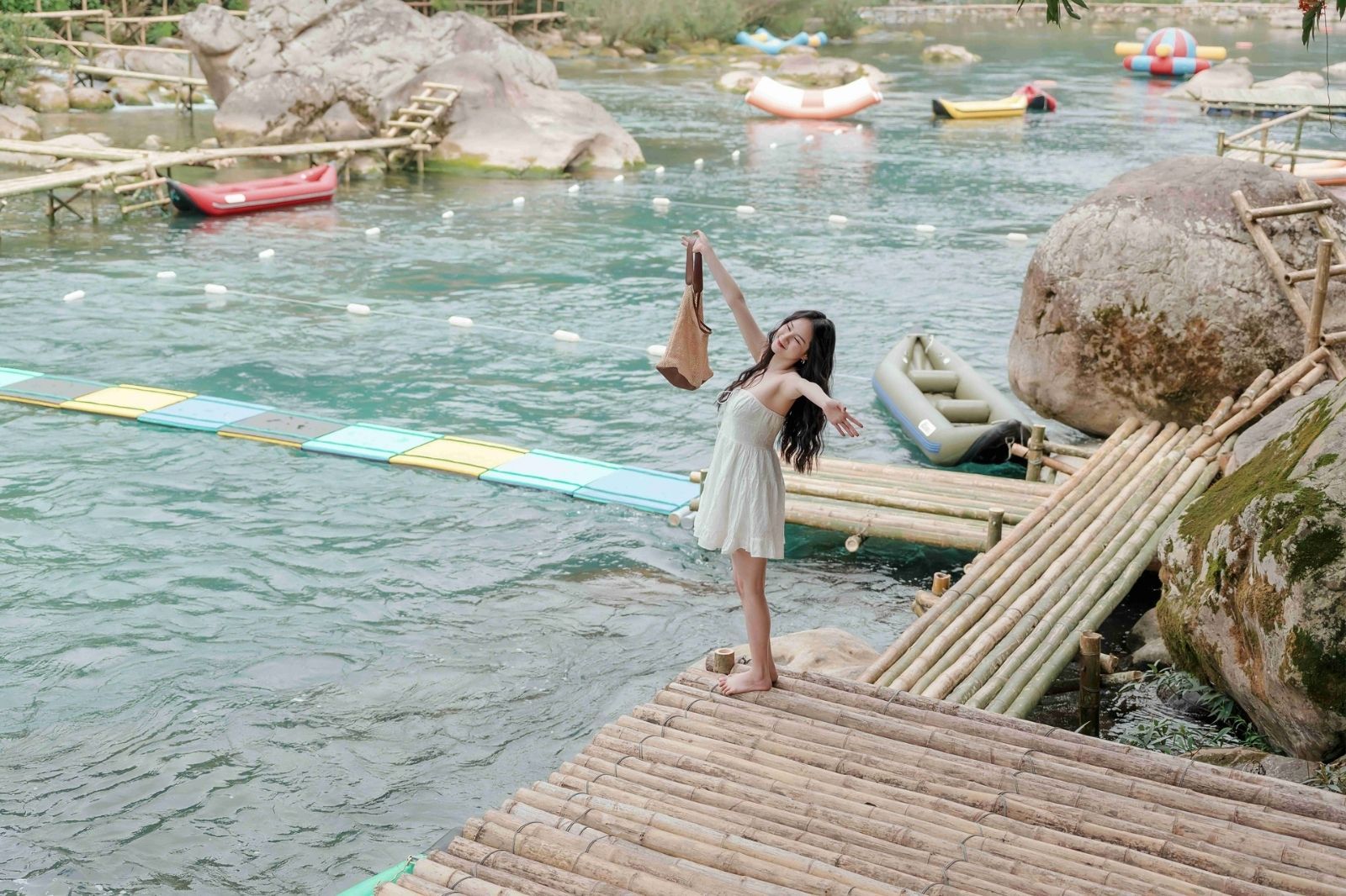 Check-in suối Moọc Quảng Bình