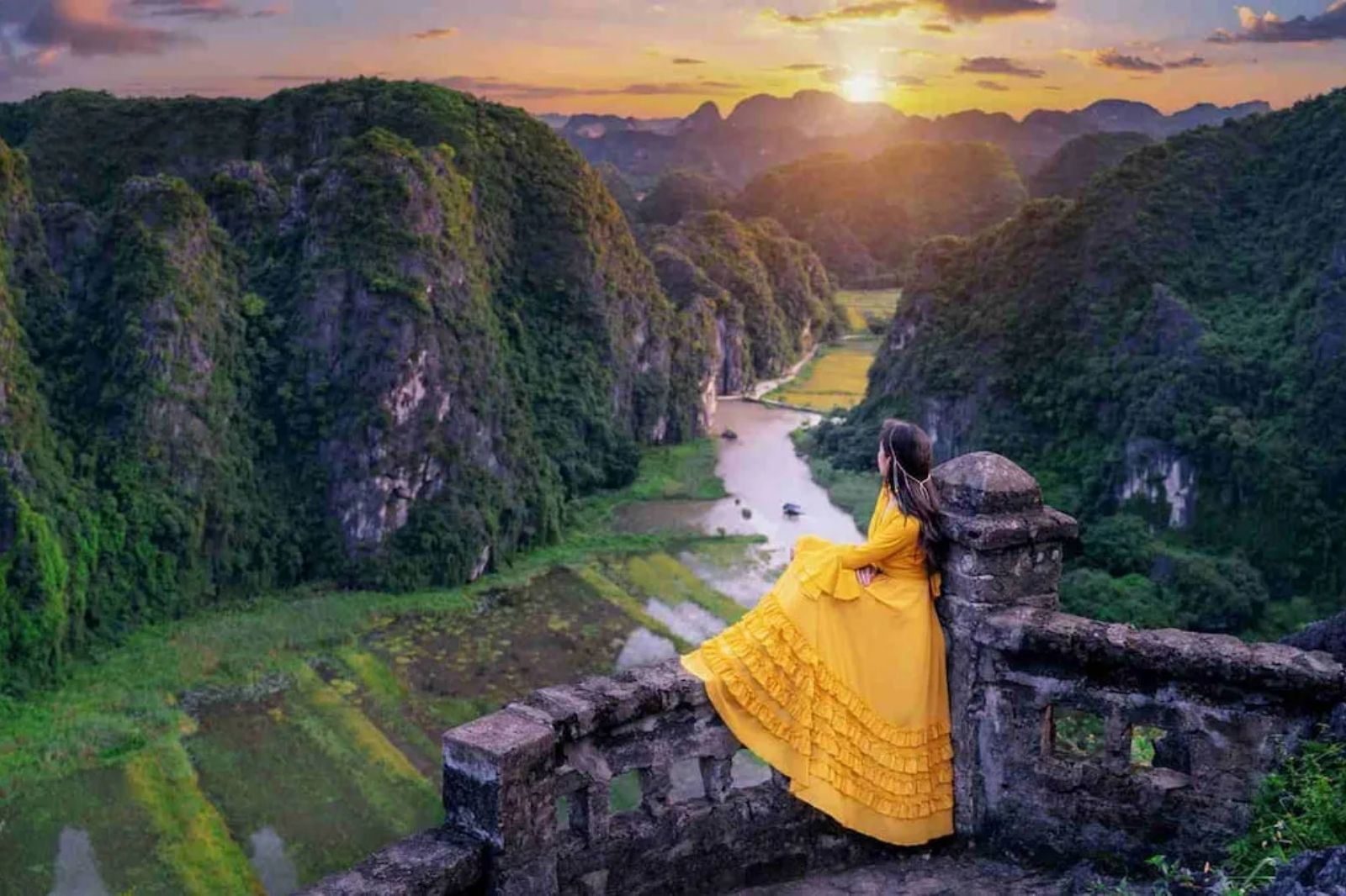 Check-in tại Hang Múa