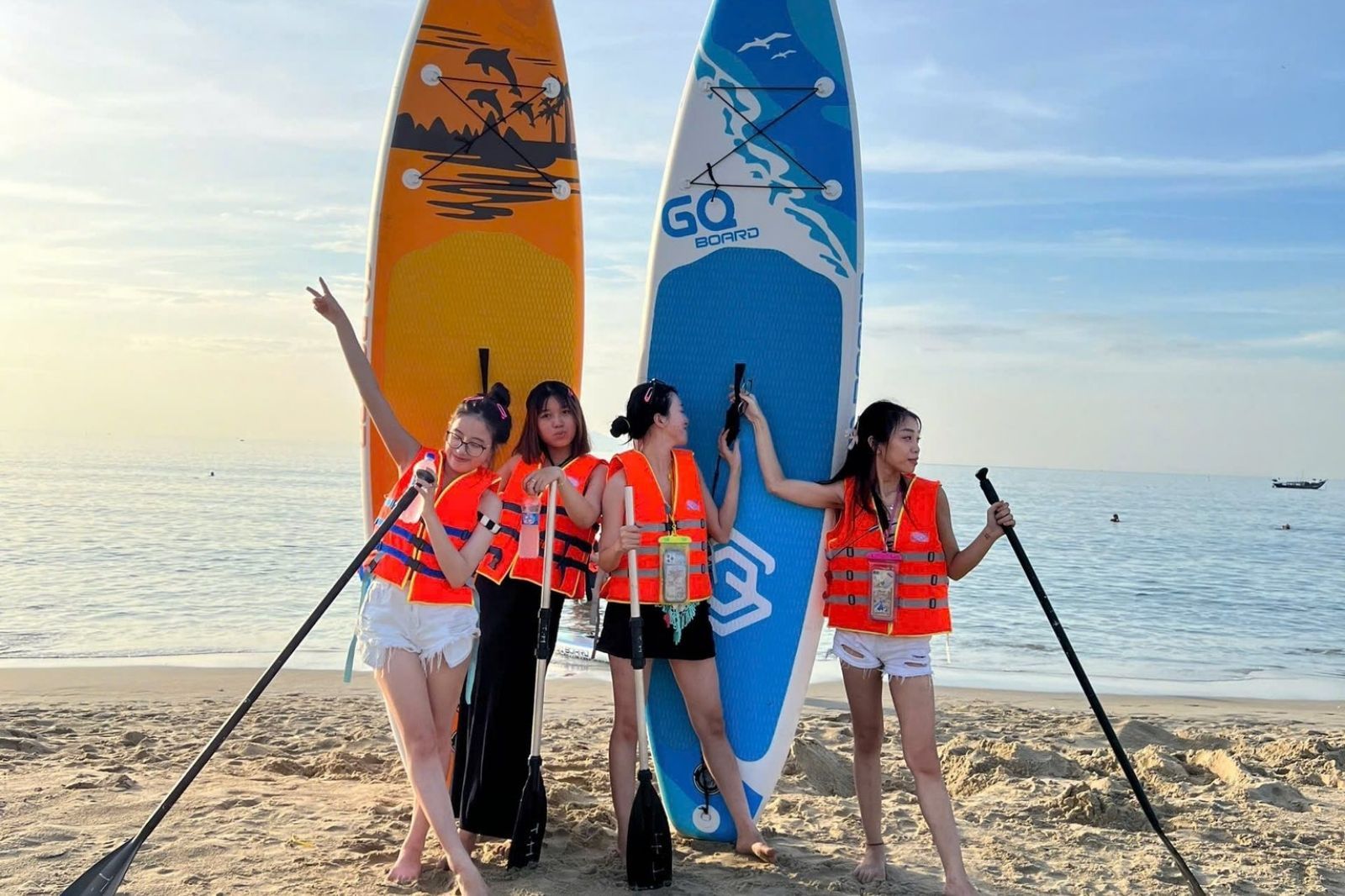 Chèo sup ở biển Thuận An 