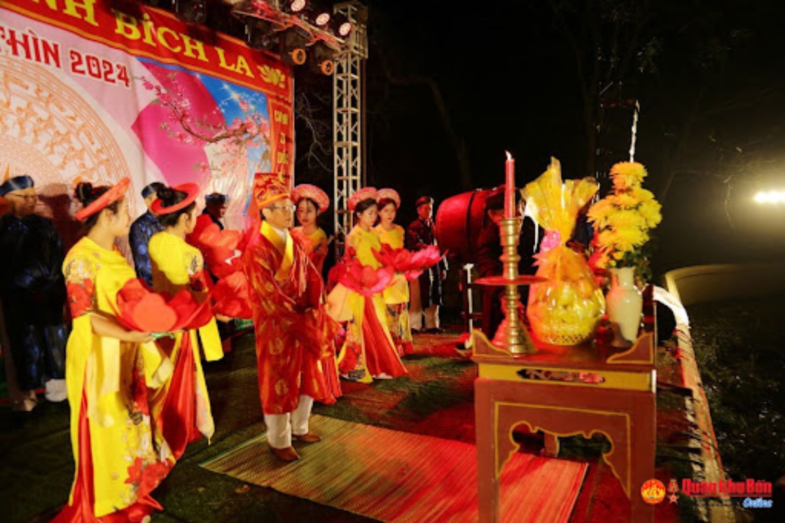 Chợ Đình làng Bích La 