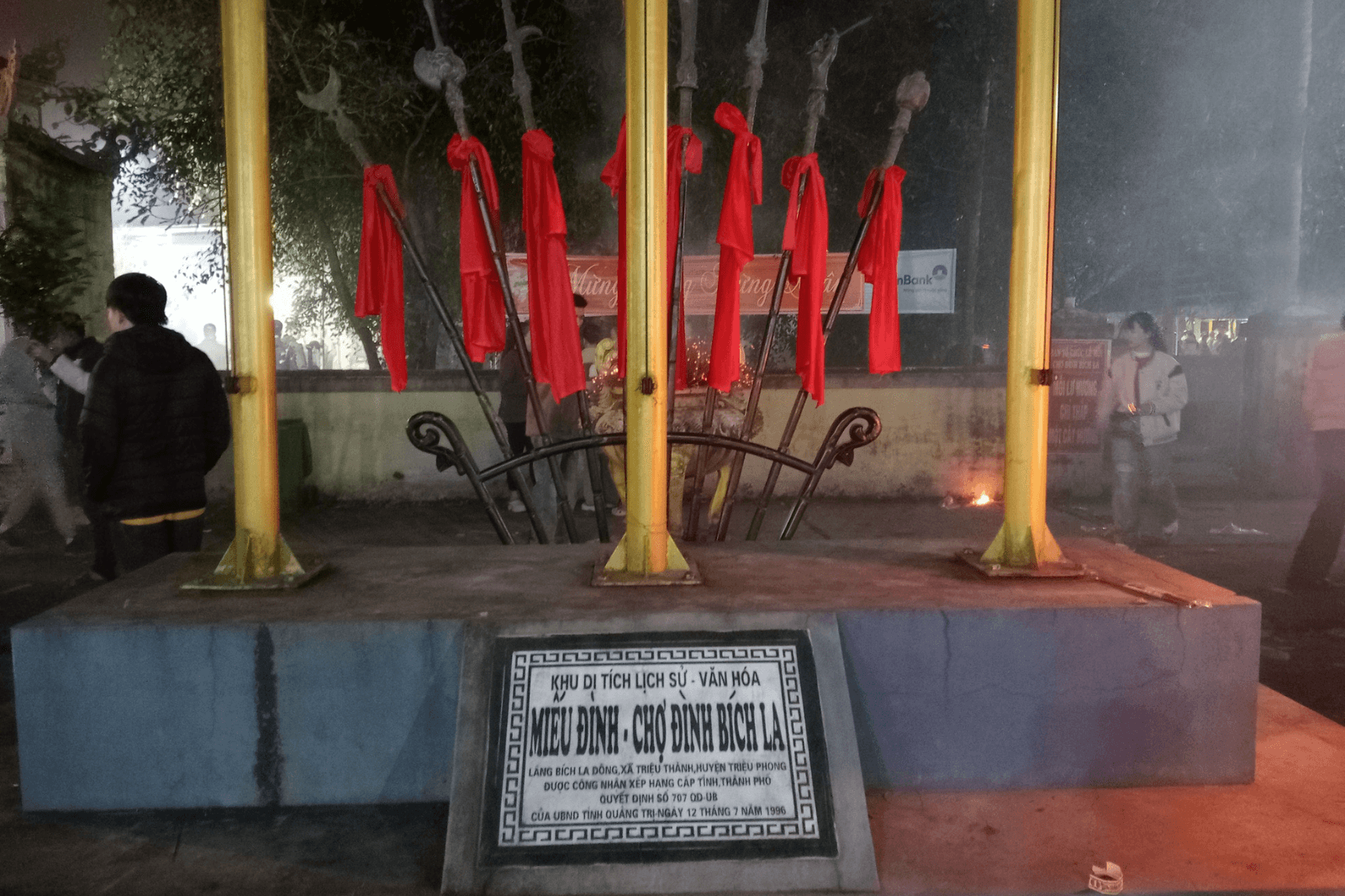 Chợ Đình làng Bích La 