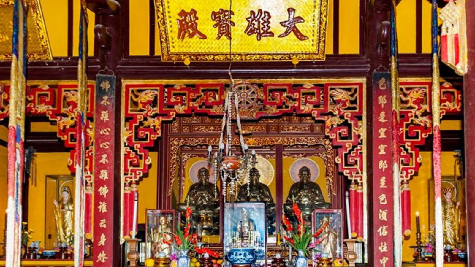 Espacio espiritual de oración en la pagoda Bao Quoc.