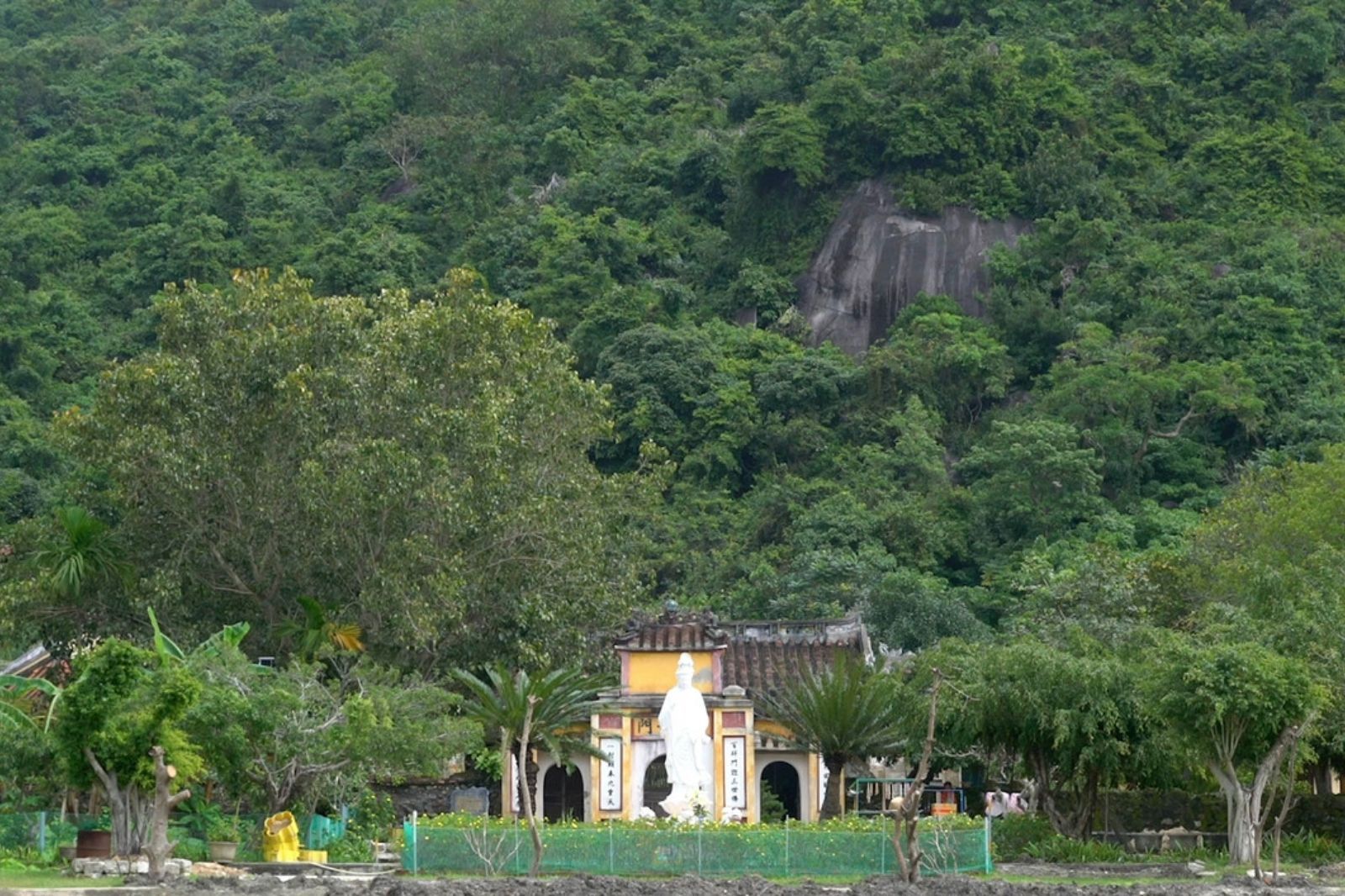 Chùa Hải Tạng tọa lạc ở Cù Lao Chàm  