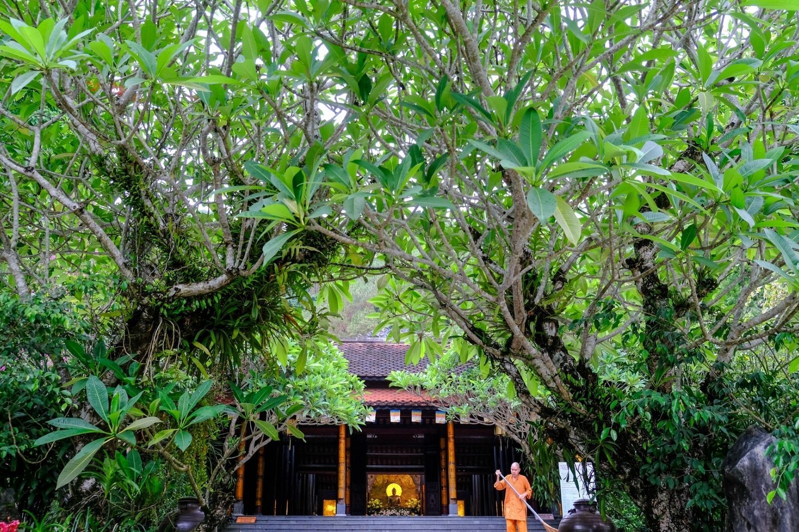 Chùa Huyền Không Sơn Thượng 