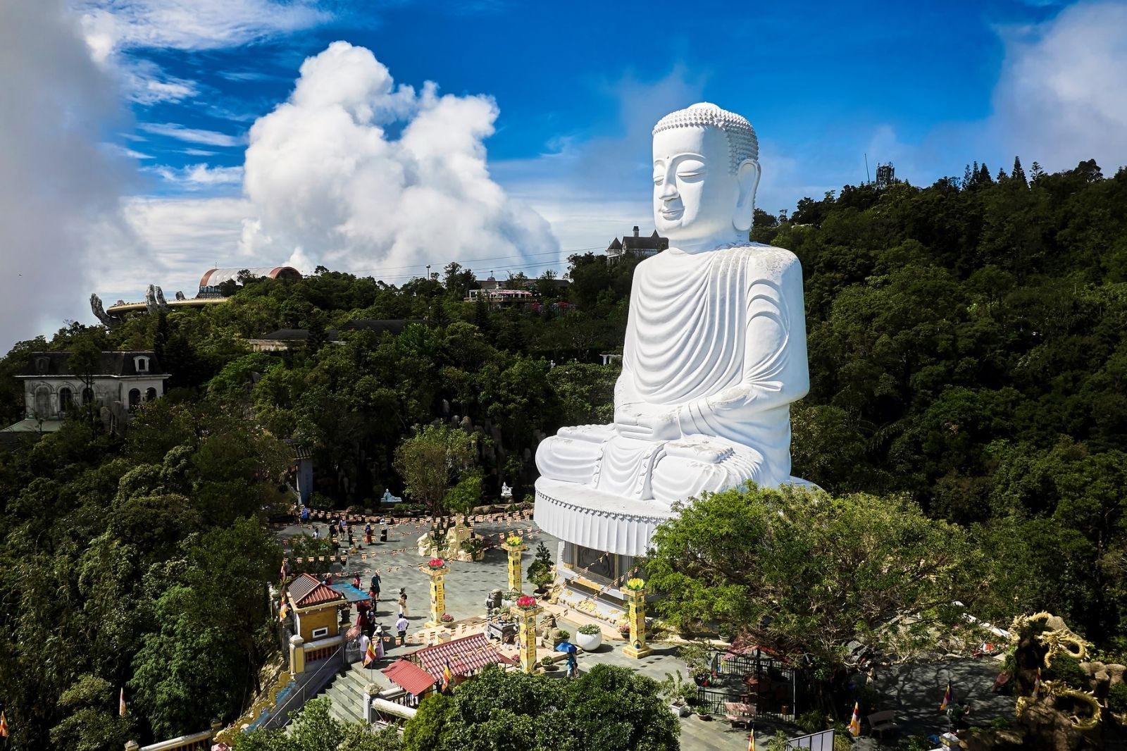 Chùa Linh Ứng Bà Nà hills 
