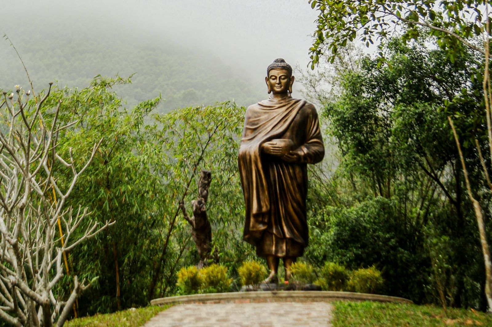 Chùa mang lại nhiều giá trị sâu sắc và sự bình yên  