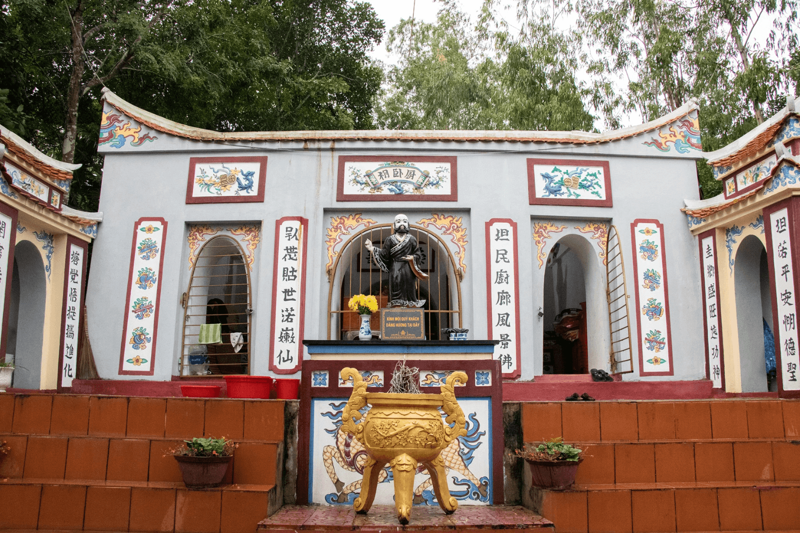 Chùa Ngọa Cương 
