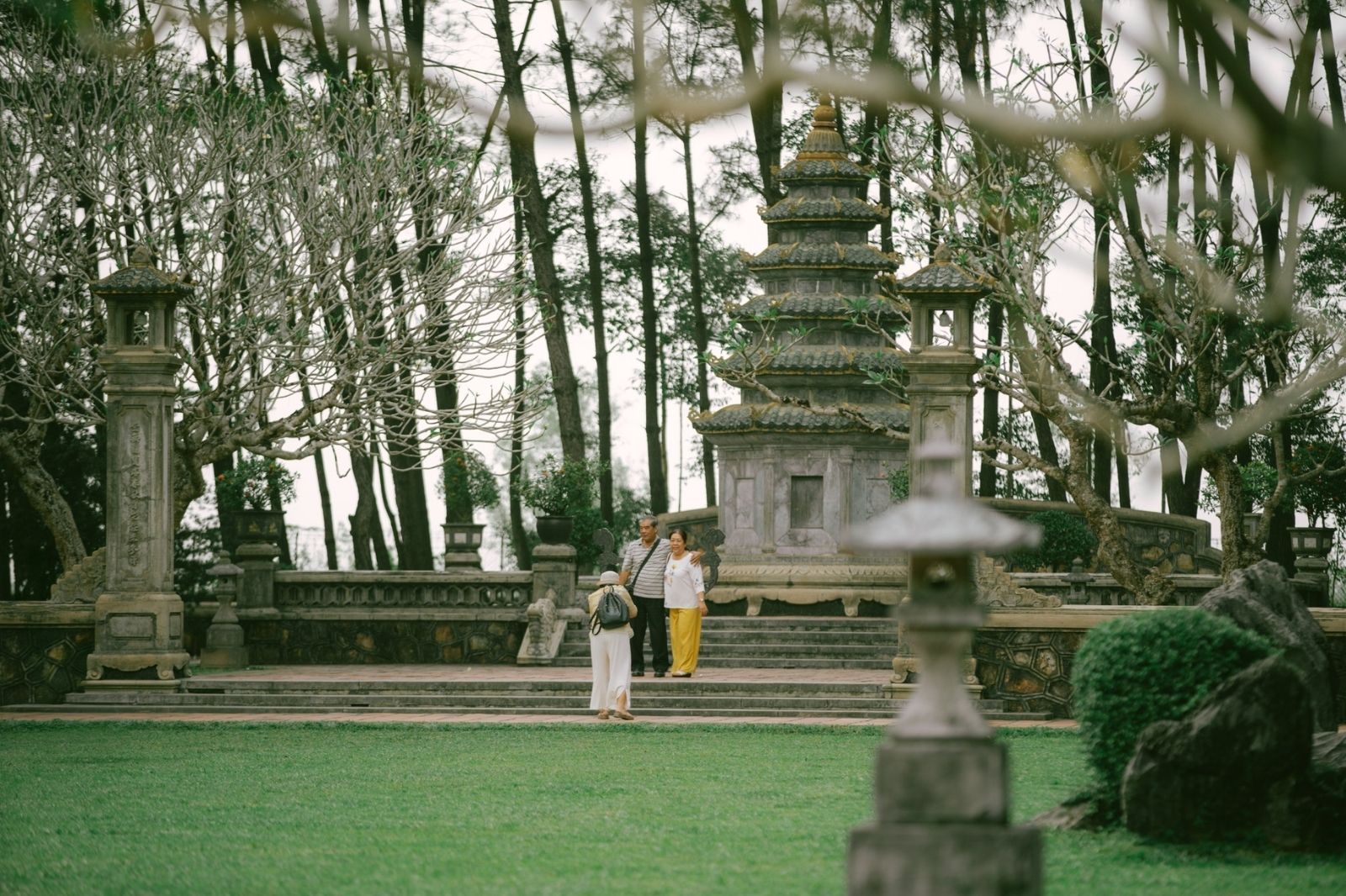 Chùa Thiên Mụ tọa lạc bên dòng sông Hương