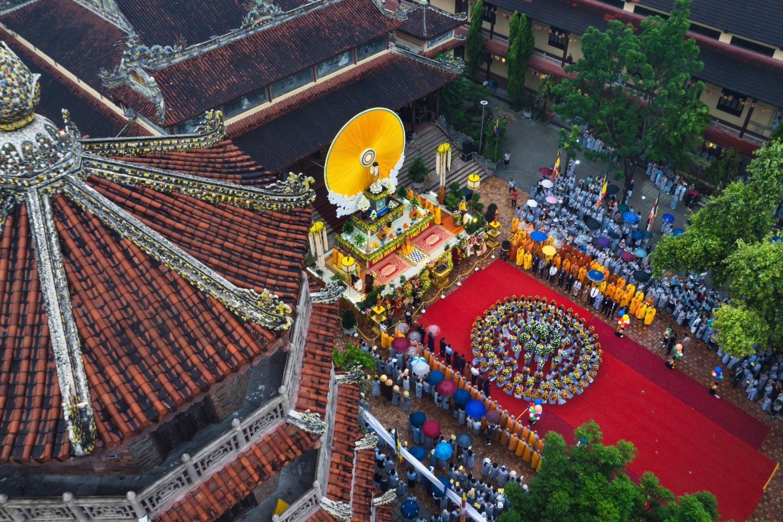 Chùa Từ Đàm dịp lễ Phật Đản